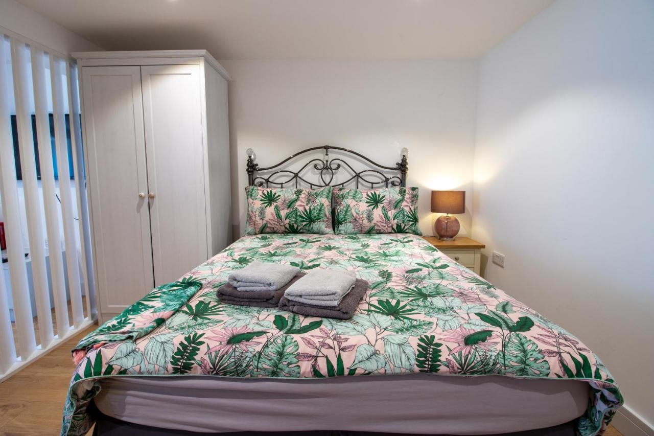 Stylish Studio In The Heart Of The English Riviera Торки Екстериор снимка